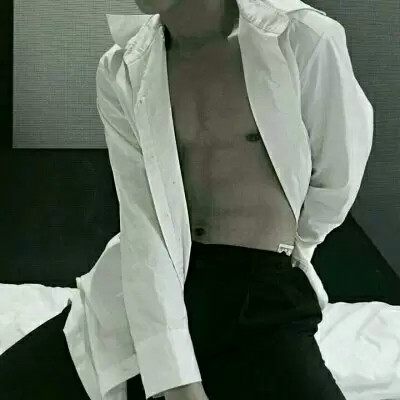 帅气男生腹肌照片头像