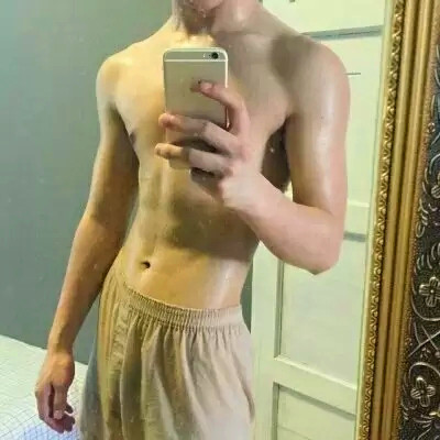 帅气男生腹肌照片头像