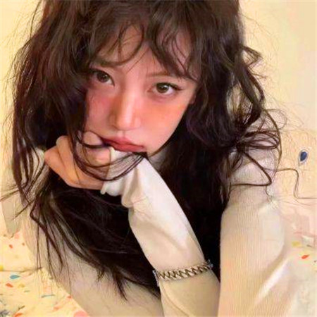 纯欲风女生头像ins氛围