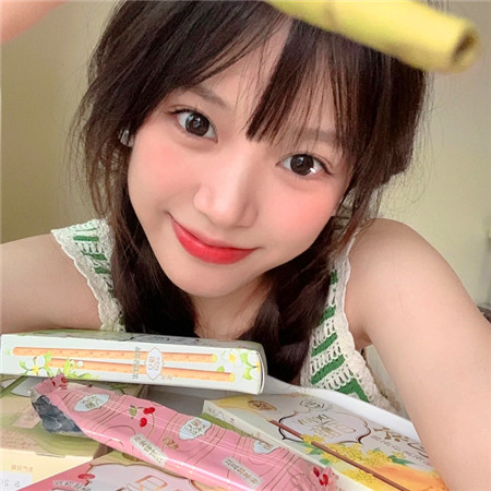 纯欲风女生头像ins氛围