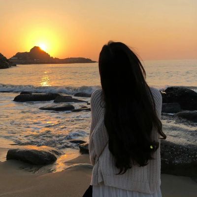 30一40岁女人微信头像背影图片