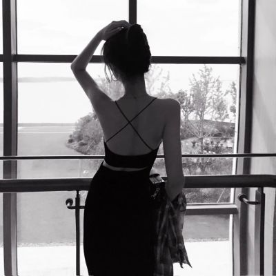 30一40岁女人微信头像背影图片