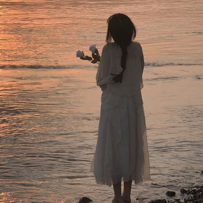 30一40岁女人微信头像背影图片