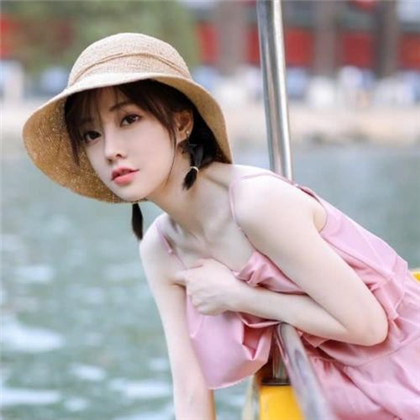 2025女生最火的头像
