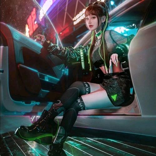 坐车女生头像
