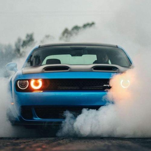 2025年最火微信头像汽车