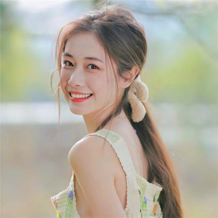 微信头像女生美丽简单大方高清好看图片