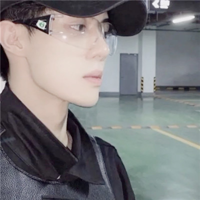 招女人喜欢的头像图片男