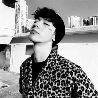 招女人喜欢的头像图片男