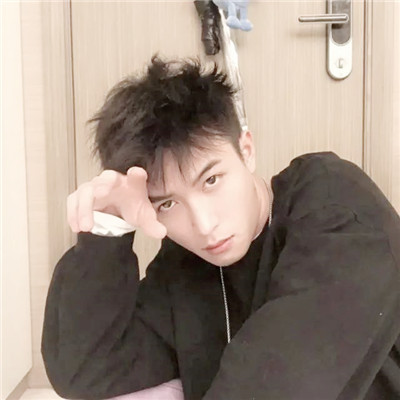 招女人喜欢的头像图片男