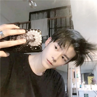 招女人喜欢的头像图片男