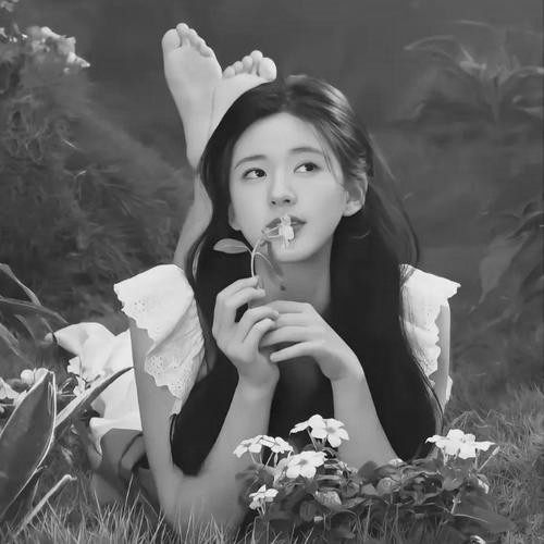 女生黑白头像图片200张