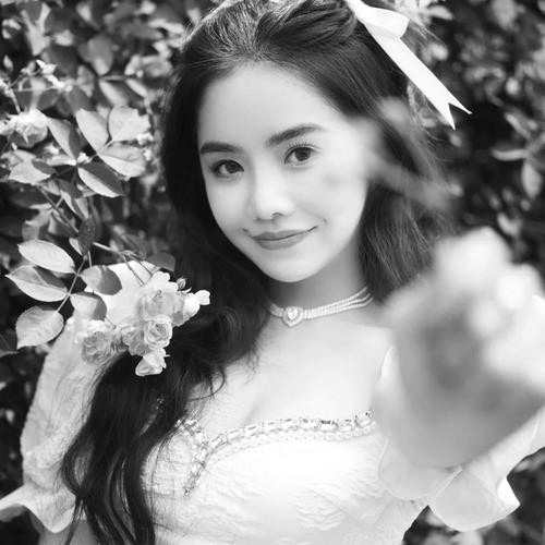 女生黑白头像图片200张