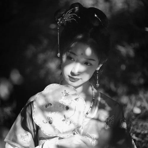 女生黑白头像图片200张