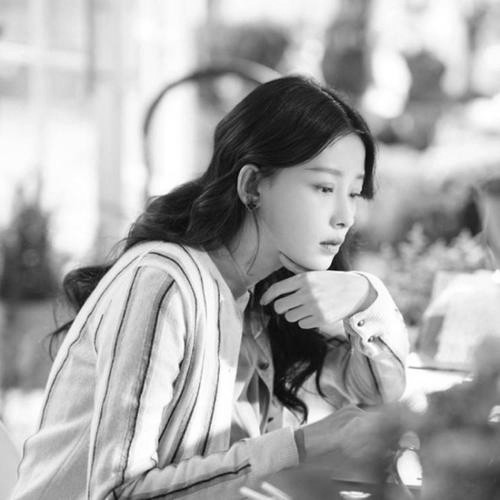 女生黑白头像图片200张