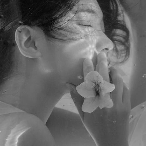 女生黑白头像图片200张