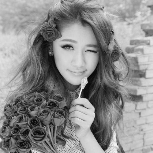 女生黑白头像图片200张