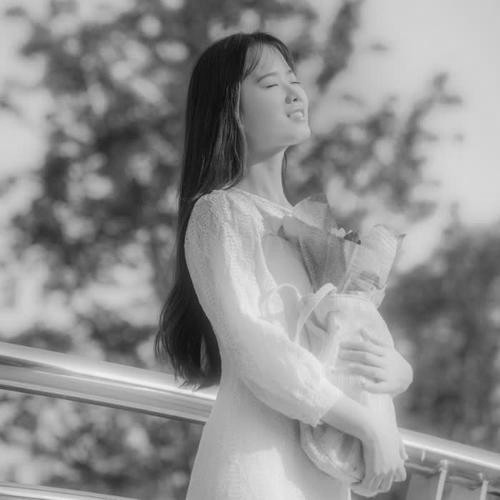 女生黑白头像图片200张