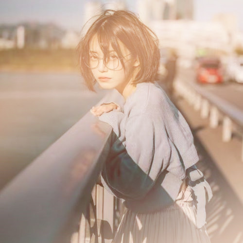 渐变色头像女