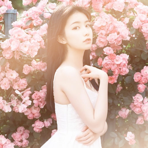 渐变色头像女