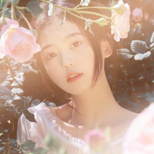 渐变色头像女