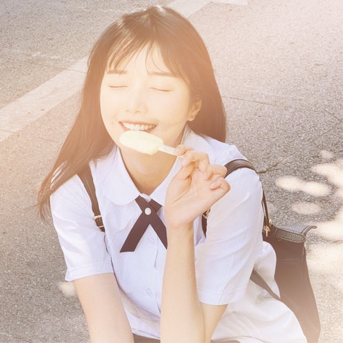 渐变色头像女