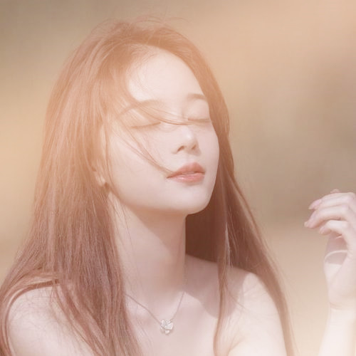 渐变色头像女