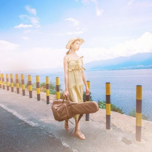 渐变色头像女
