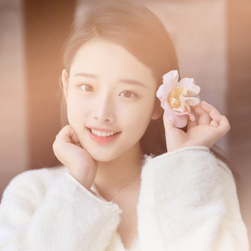 渐变色头像女
