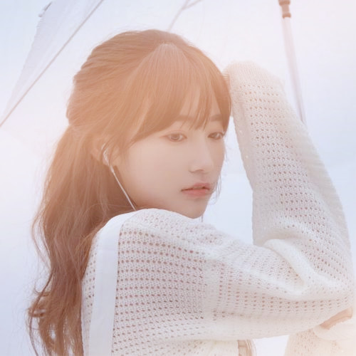 渐变色头像女