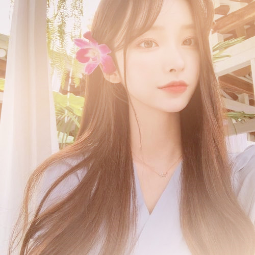 渐变色头像女