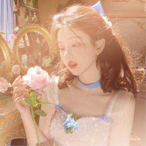 渐变色头像女