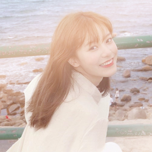 渐变色头像女