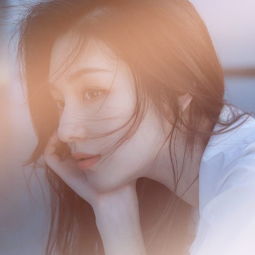 渐变色头像女
