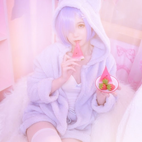 渐变色头像女