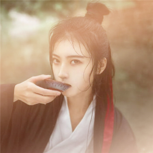 渐变色头像女