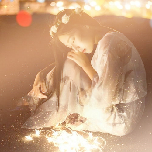 渐变色头像女