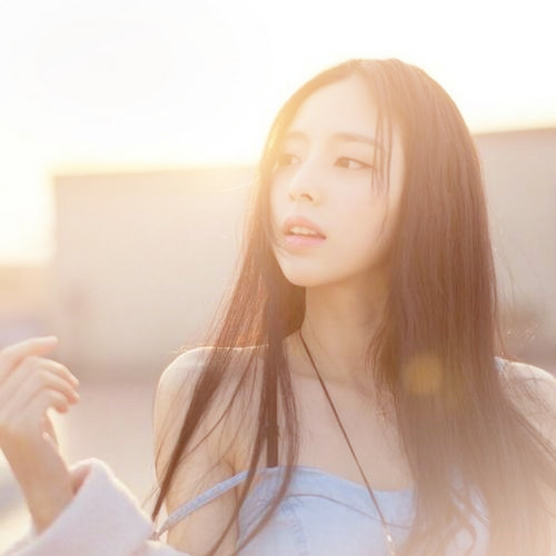渐变色头像女