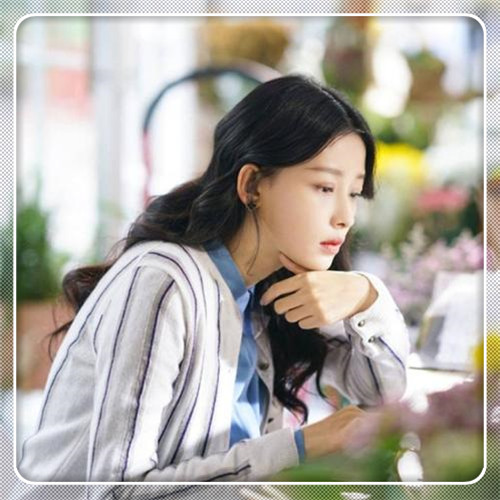 边框女生头像图片