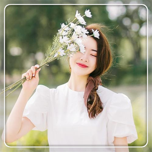 边框女生头像图片