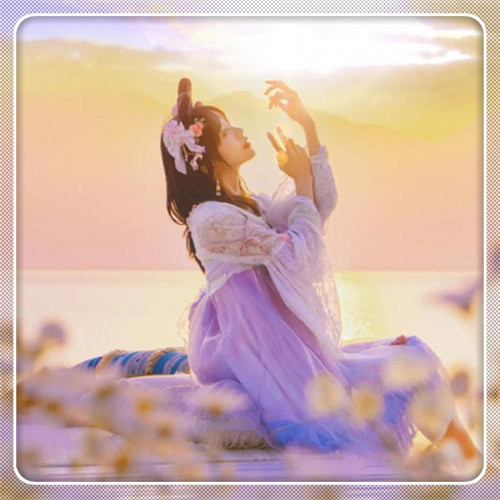 边框女生头像图片