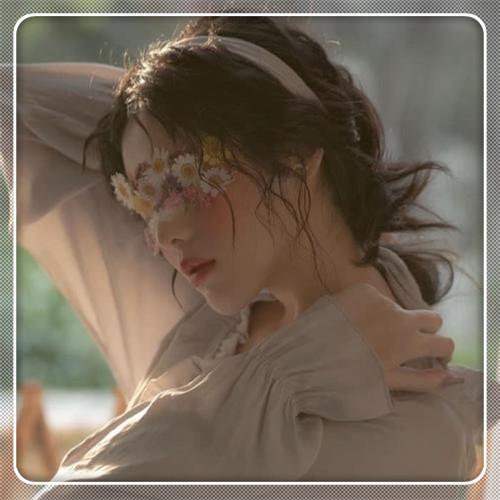 边框女生头像图片