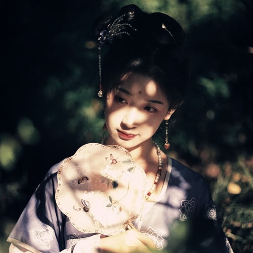 淡雅女生头像图片