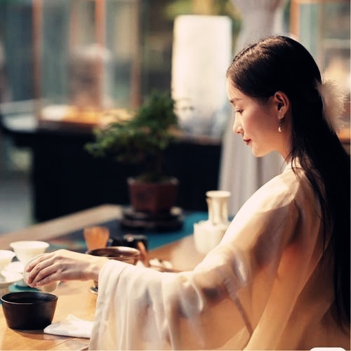 淡雅女生头像图片