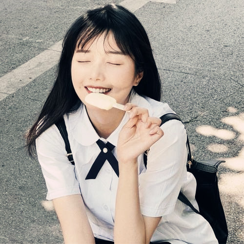 淡雅女生头像图片