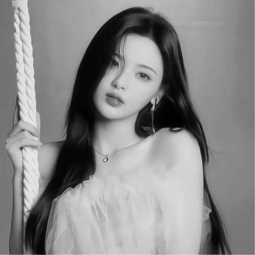 美女黑白头像图片