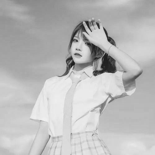 美女黑白头像图片