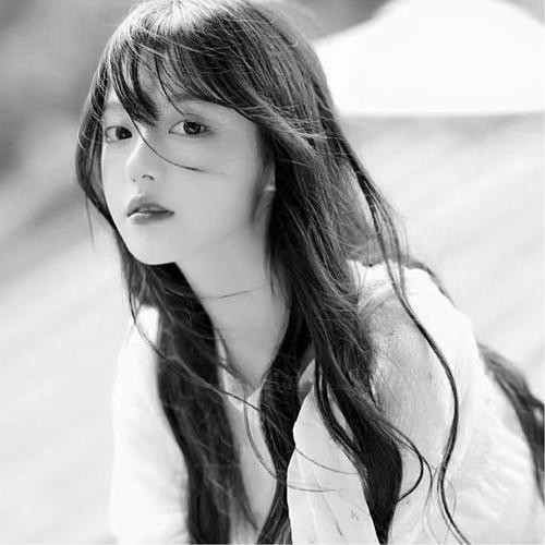 美女黑白头像图片