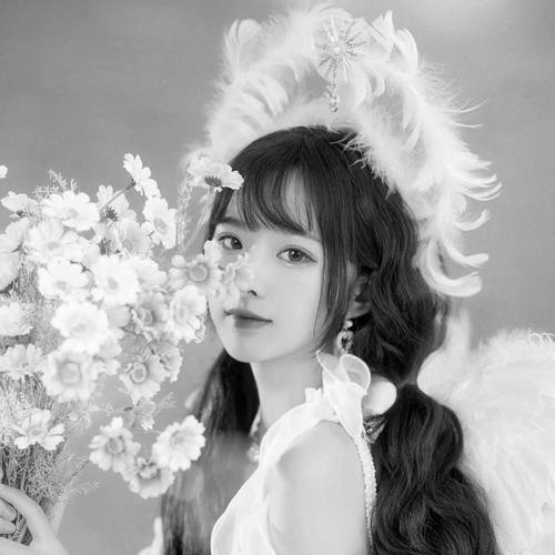 美女黑白头像图片
