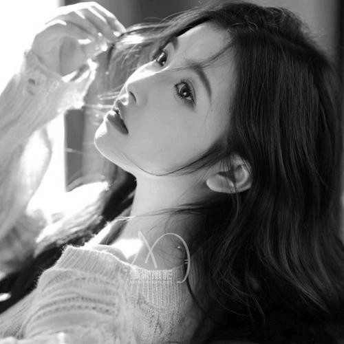 美女黑白头像图片